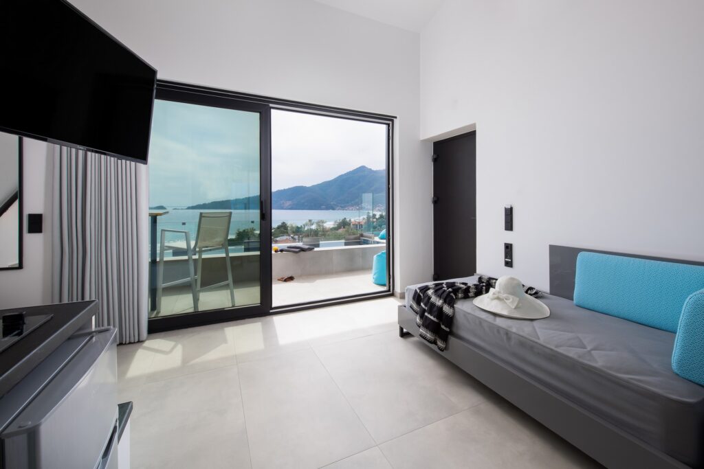 SUPERIOR SUITES WITH PRIVATE POOL