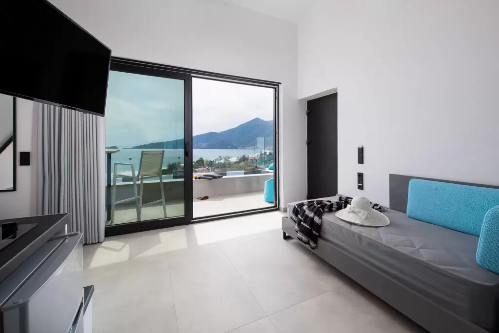 SUPERIOR SUITES WITH PRIVATE POOL