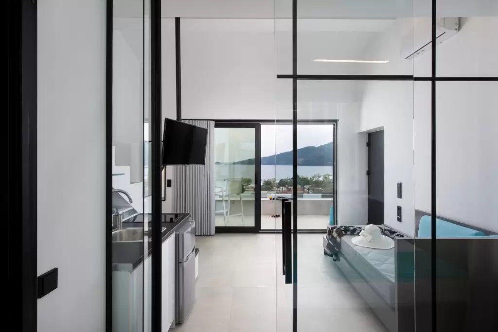 SUPERIOR SUITES WITH PRIVATE POOL