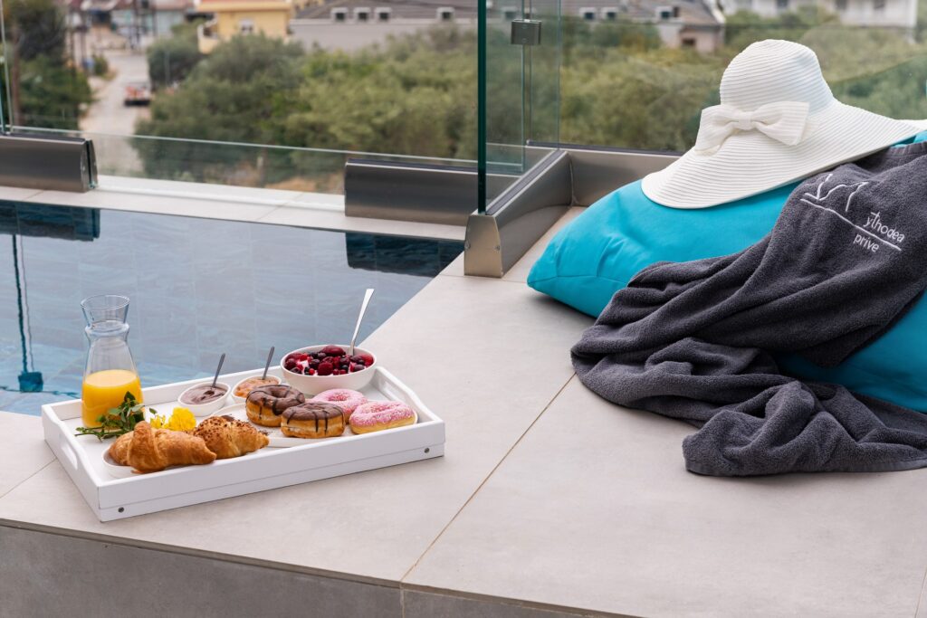 DELUXE SUITES WITH PRIVATE POOL