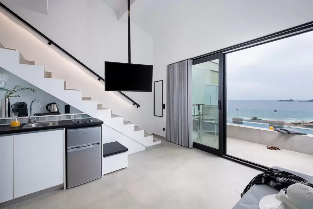 SUPERIOR SUITES WITH PRIVATE POOL