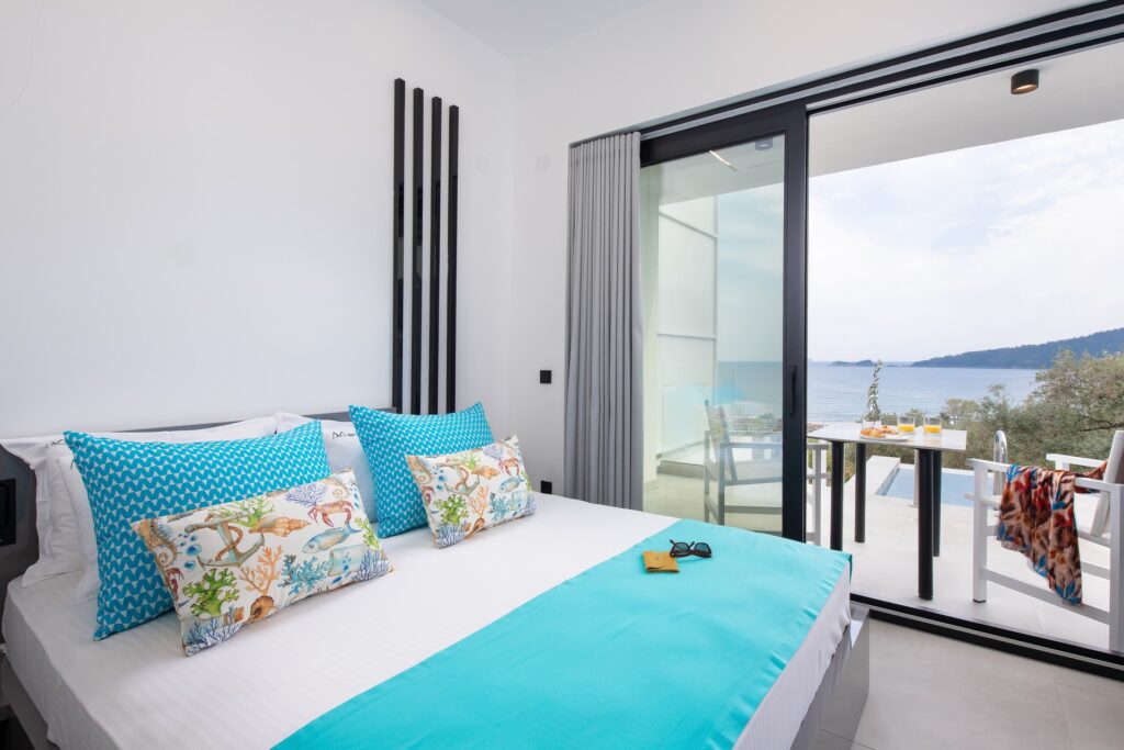 DELUXE SUITES WITH PRIVATE POOL