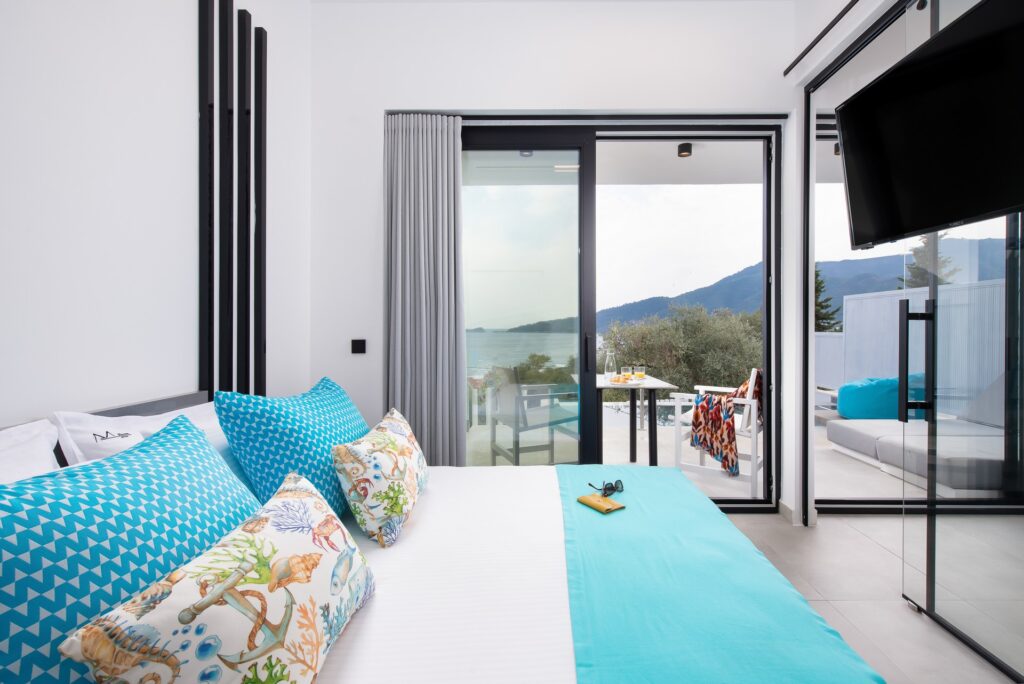 DELUXE SUITES WITH PRIVATE POOL