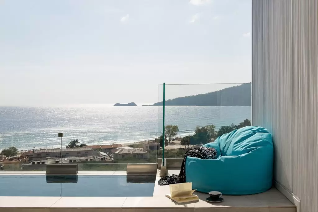 SUPERIOR SUITES WITH PRIVATE POOL