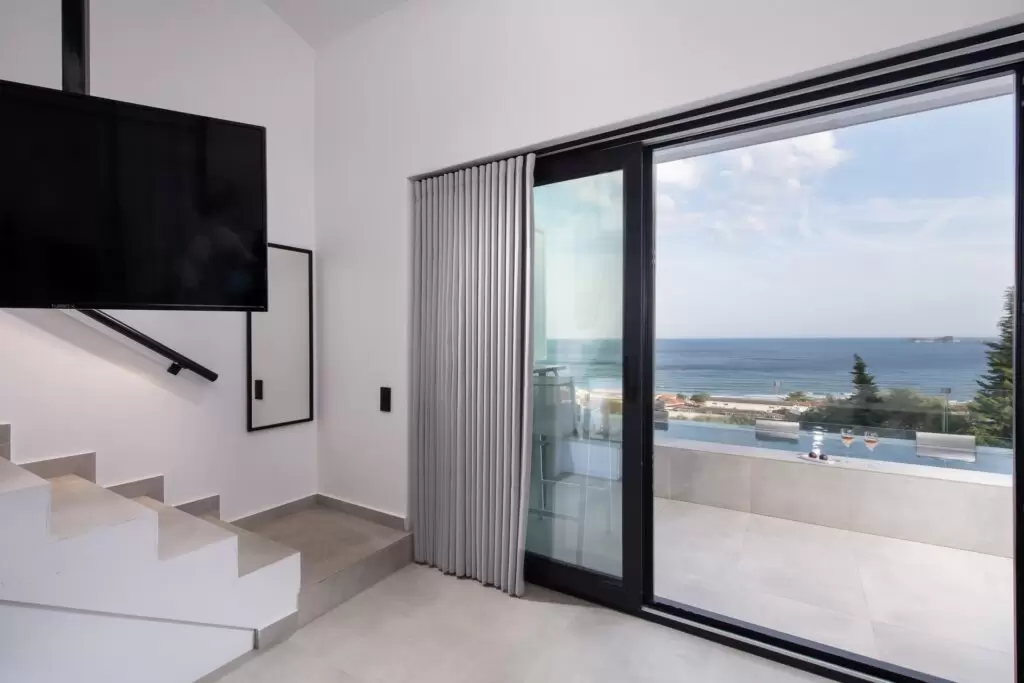 SUPERIOR SUITES WITH PRIVATE POOL