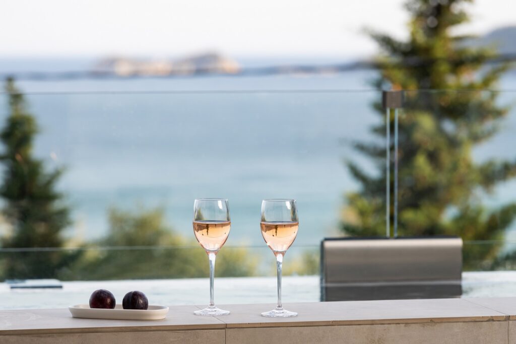 SUPERIOR SUITES WITH PRIVATE POOL